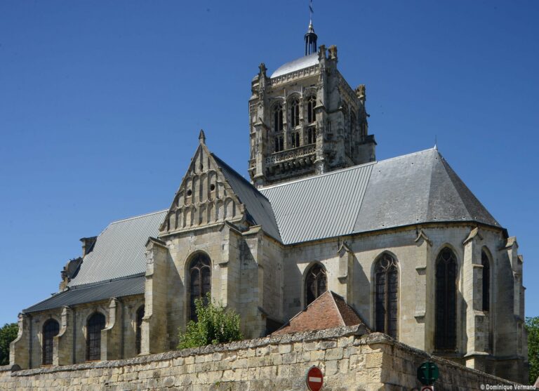 Église Notre-Dame de Ravenel près du Château