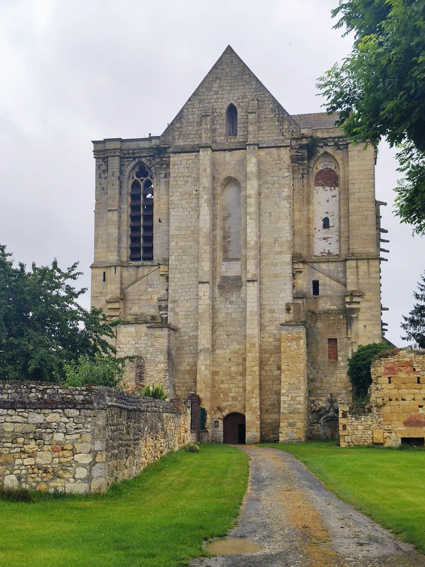 Abbaye Saint-Martin dans l'Oise — escapade patrimoine pour des vacances en groupe en Picardie