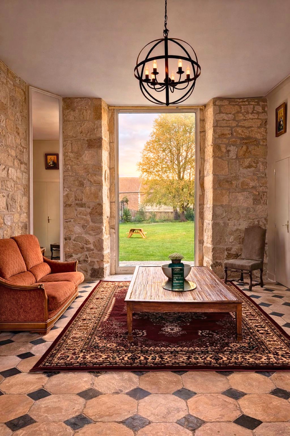 Intérieur lumineux du Château de Ravenel pour EVJF ou EVG proche de Paris