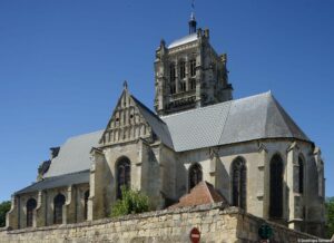 Église Notre-Dame de Ravenel : un joyau visible depuis le Château